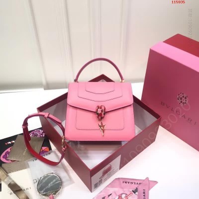 BVLGARI 宝格丽闪电吊坠限量款风琴包 高仿宝格丽包包和官网正品包包有什么区别? A货宝格丽女包