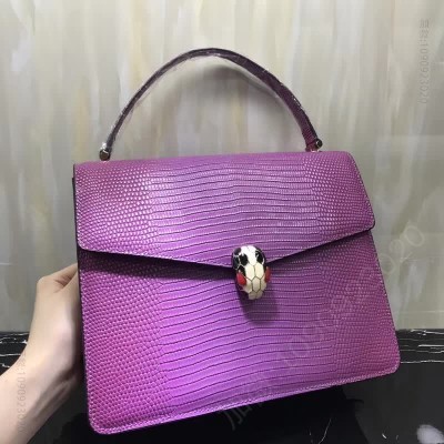 BVLGARI宝格丽蛇头包大号进口蜥蜴牛皮定制 高仿宝格丽包包和官网正品包包有什么区别?