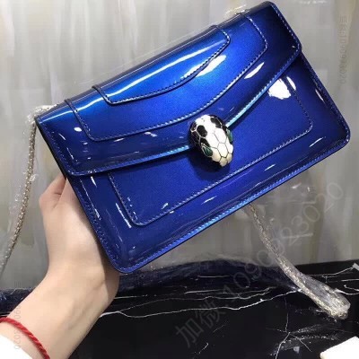 Bvlgari 宝格丽专柜新款链条小包 高仿宝格丽包包和官网正品包包有什么区别? 精仿宝格丽女包
