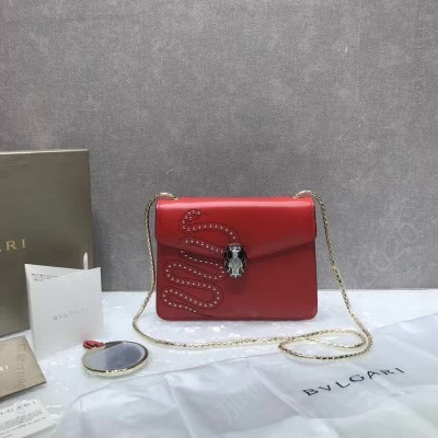 蛇头包SerpentiForever小牛皮翻盖包 高仿宝格丽包包和官网正品包包有什么区别?