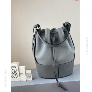 loewe气球包balloon中号 高仿罗意威包包和官网正品包包有什么区别?