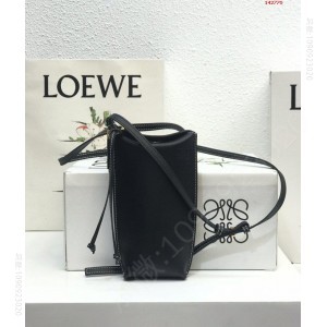 Lo pocket系列斜挎手机包出货. 高仿罗意威包包和官网正品包包有什么区别? 精仿罗意威女包 原版罗意威女包 A货罗意威女包 原单罗意威女包