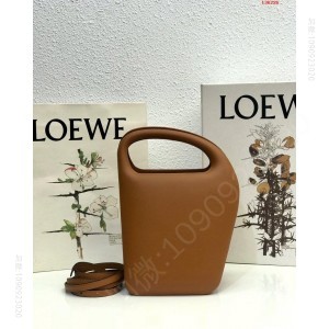 Loewe冬季新款文艺复古Dbag. 怎么辨别罗意威包包真假? 精仿罗意威女包 原版罗意威女包 A货罗意威女包 原单罗意威女包