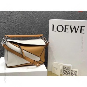 LOEWE 罗意威专柜经典爆款Puzzl 高仿罗意威女包什么价格 精仿罗意威...
