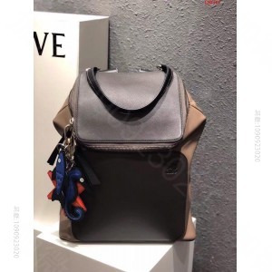 Loewe 罗意威专柜新款双肩包，黄子韬同 网上哪里有卖高仿罗意威包包 精仿...