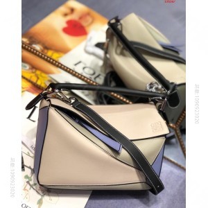 LOEWE 罗意威专柜经典爆款Puzzl 高仿罗意威包包价格怎么样 精仿罗意...
