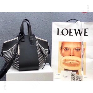 LOEWE 罗意威全新推出”千格鸟”花纹H 高仿罗意威包包2023经典款 精仿罗意威女包 原版罗意威女包 A货罗意威女包 原单罗意威包包