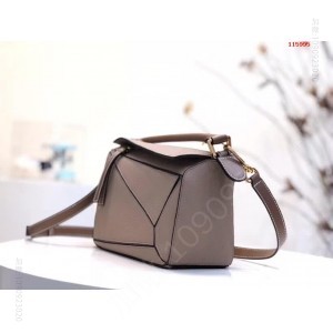 小号 Loewe （卡其荔枝纹）Puzzl 高仿罗意威包包2023经典款 精仿罗意威女包 原版罗意威女包 A货罗意威女包 原单罗意威包包