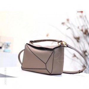 中号 Loewe （卡其荔枝纹）Puzzl 高仿罗意威包包2023经典款 精...