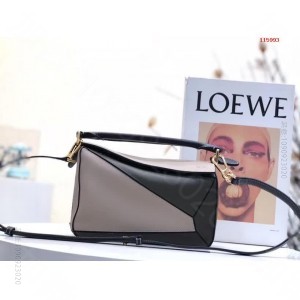 小号 Loewe （卡其荔枝拼色）Puzz 高仿罗意威包包2023经典款 精...
