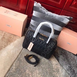 M家新款TOPHANDLE手提包 高仿缪缪包包 A货缪缪女包