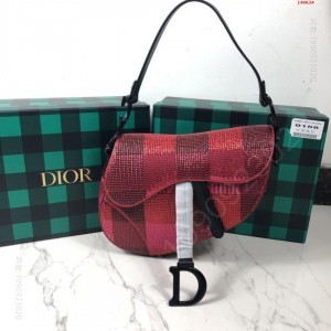DIOR迪奥Saddle马鞍包钻扣 哪里有卖高仿迪奥包包 精仿迪奥女包 原版迪奥女包 A货迪奥女包 原单迪奥包包