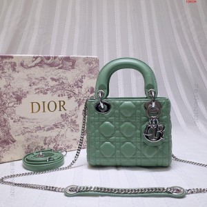 海外顶级原单LadyDior 高仿迪奥女包 精仿迪奥女包 原版迪奥女包 A货...