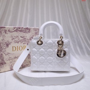海外顶级原单LadyDior 高仿迪奥女包 精仿迪奥女包 原版迪奥女包 A货迪奥女包 原单迪奥包包和正品有什么区别?