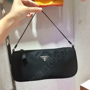爆款原单品质nylonHobo 高仿普拉达女包 精仿普拉达女包 原版普拉达女包 哪里有卖A货普拉达包包 原单普拉达