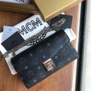 图片为中号MCM原单货新款信封链条翻盖 高仿MCM包包 精仿MCM女包 原版MCM女包 A货MCM女包 原单MCM女包