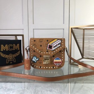 MCM新品速递Patricia斜挎包 高仿MCM包包 精仿MCM女包 原版M...