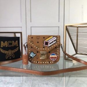 MCM新品速递Patricia斜挎包 高仿MCM包包 精仿MCM女包 原版MCM女包 A货MCM女包 原单MCM女包