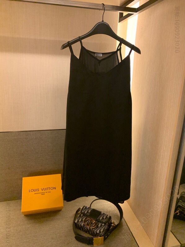 loewe 双吊带 百搭黑色修身连衣裙