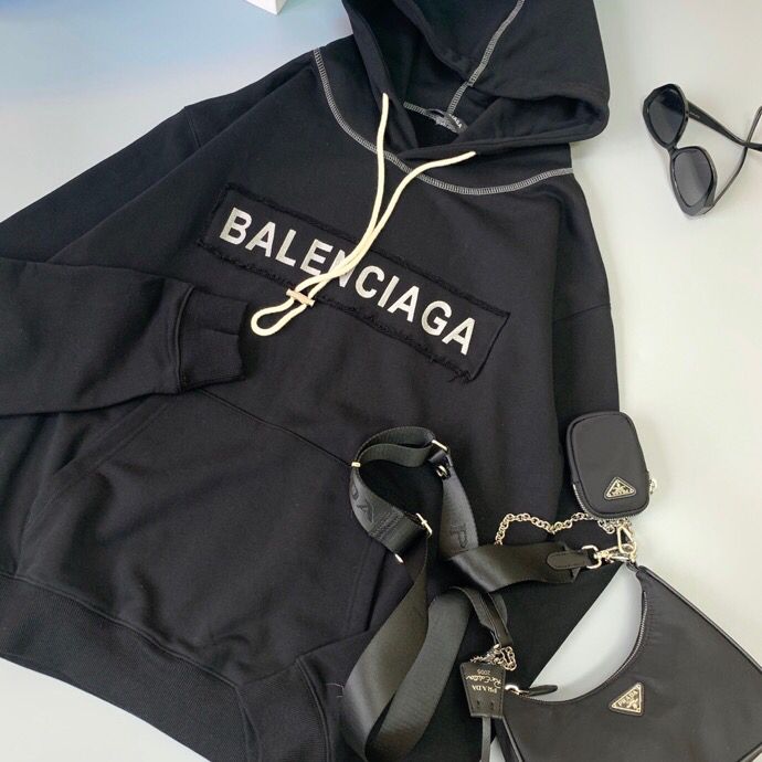 Balenciaga 20AW新款贴布刺绣卫衣