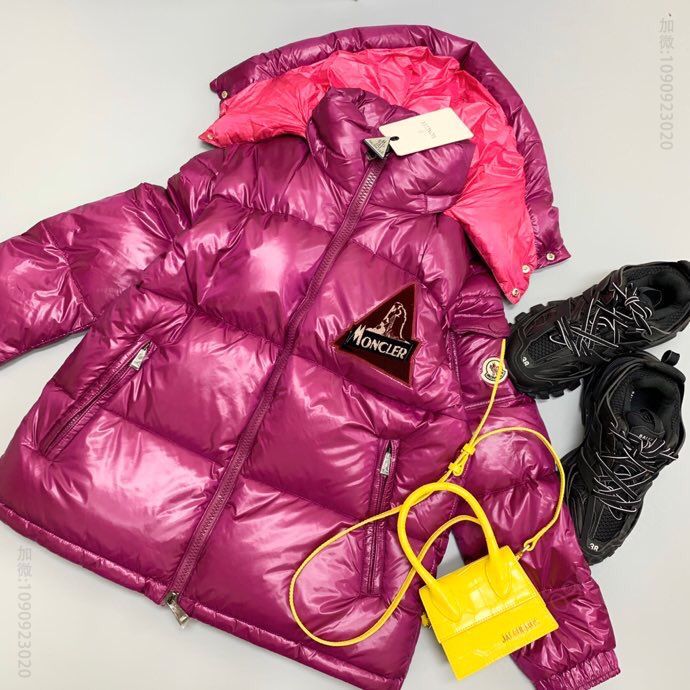 Moncler 限定款羽绒服