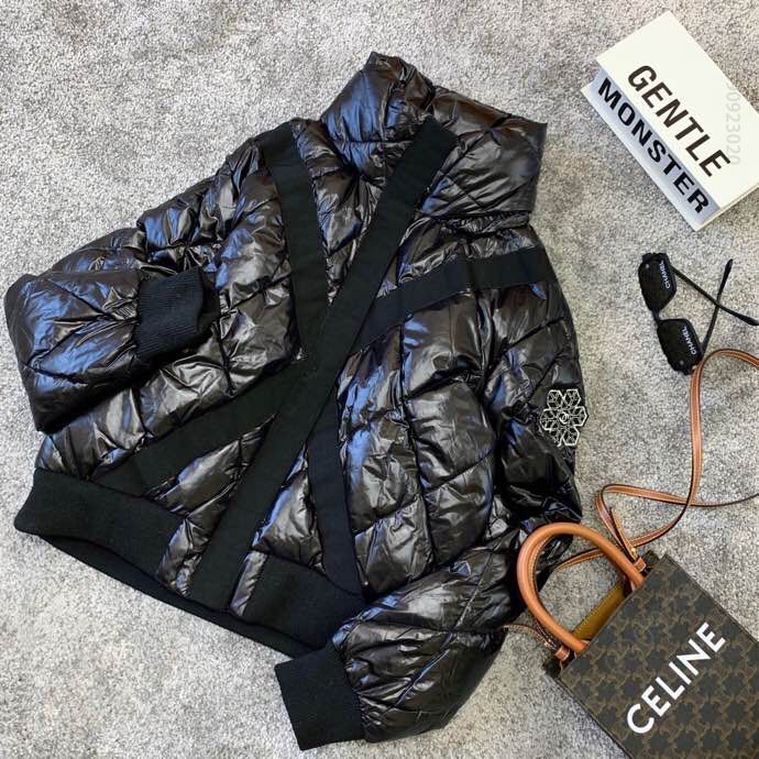 Chanel 20AW新款年度最美小香羽绒服
