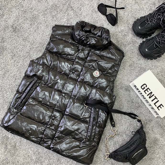 Moncler 羽皇经典马甲