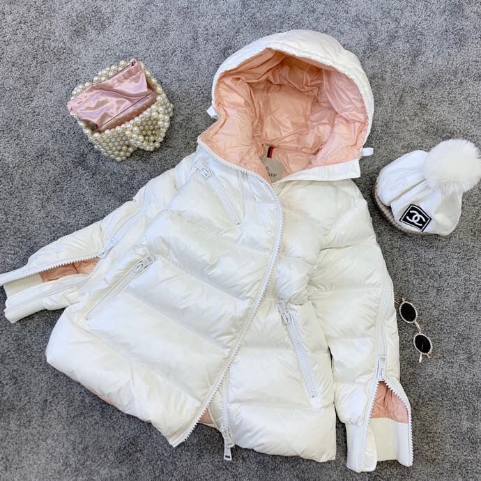 Moncler 羽皇 秋冬新款斜拉链羽绒服
