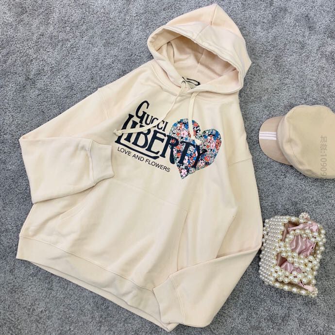 Gucci 20AW 花卉爱心字母卫衣