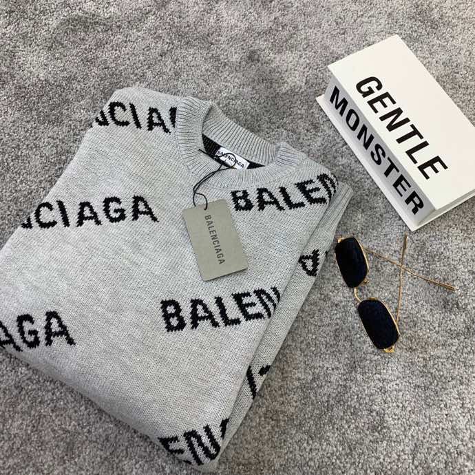 Balenciaga 最最经典弹幕毛衣