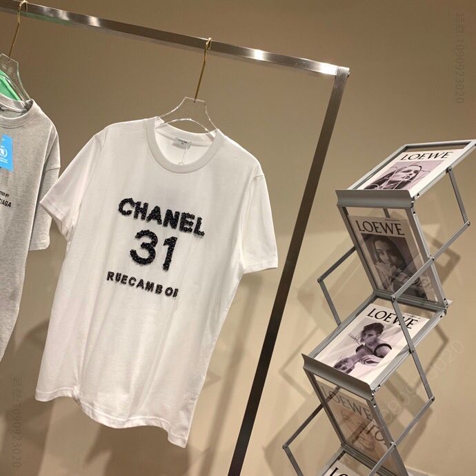 Chanel 21ss走秀钉珠T恤