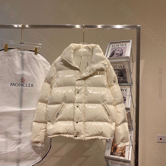 Moncler 羽皇漆皮羽绒服