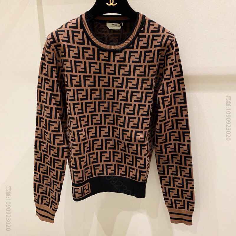 Fendi19秋冬最新款复古logo款有弹力毛衣
