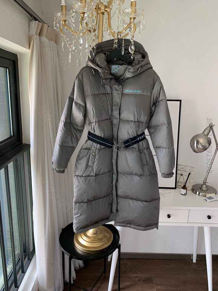 羽绒新款普拉达2023秋冬新款 90%白鹅绒羽绒服