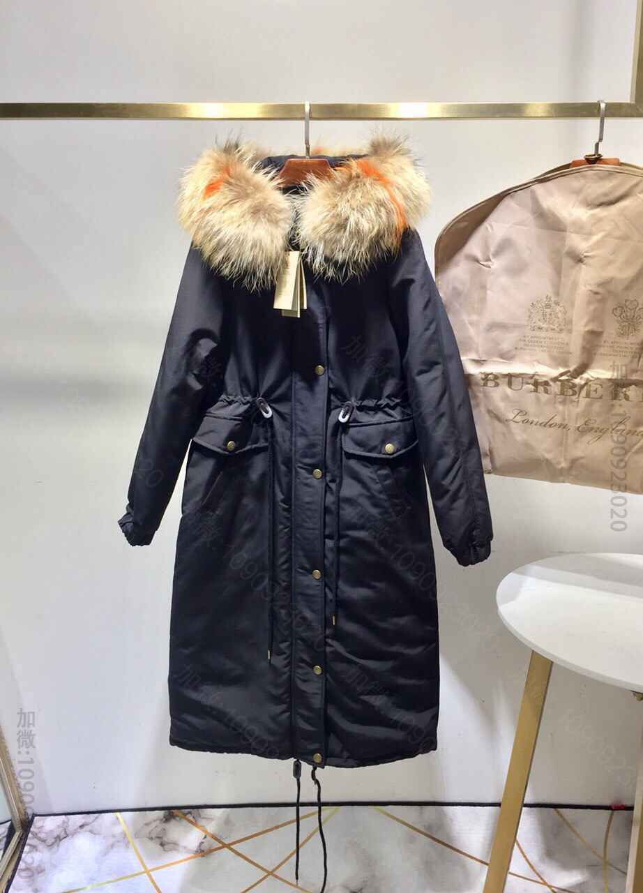 bur berry 2023 秋冬新款 白鹅绒 彩色貉子毛领羽绒服