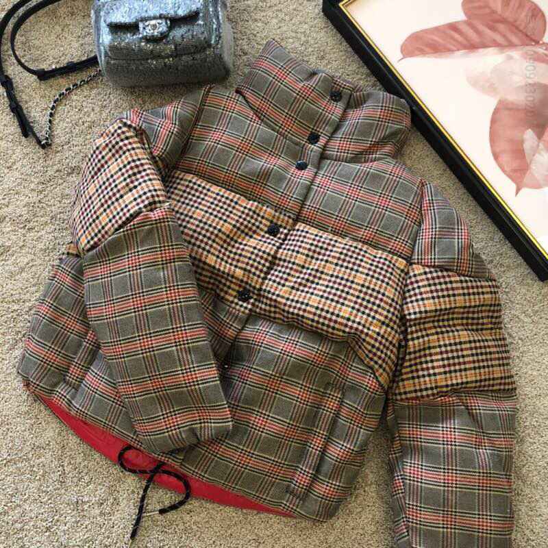 Moncler 限定款代购级别！张天爱同款蒙口羽绒服