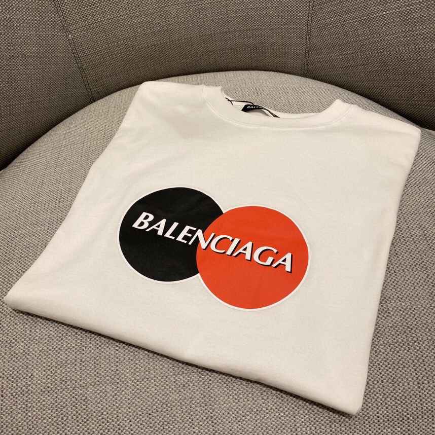 Balenciaa 2023春夏新款上新简洁大气的字母Logo短袖