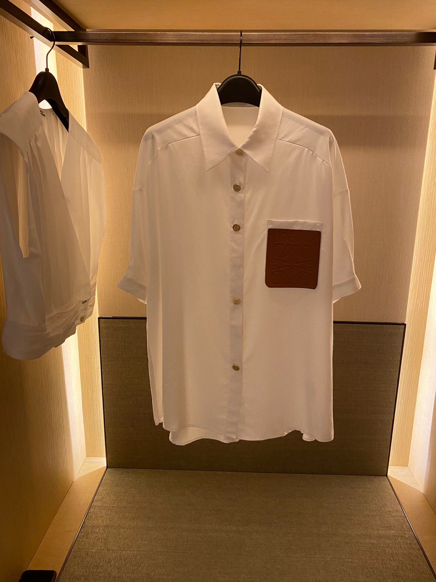新款衬衫LOEWE 爆款 皮质压LOGO 斜纹棉 精品 高端顶级 短袖外套
