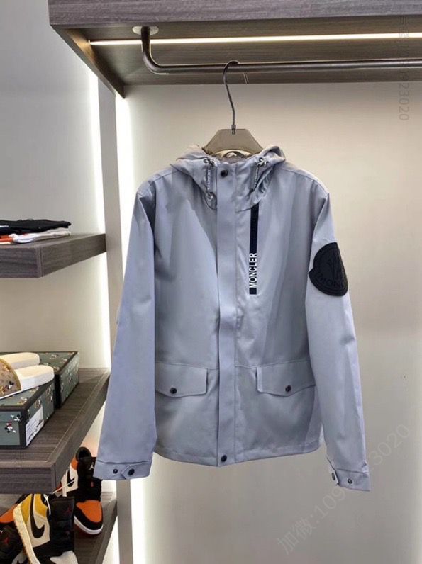 Moncler拉链连帽夹克风衣
