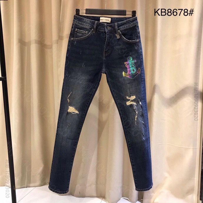 巴宝莉 版型水洗牛仔裤