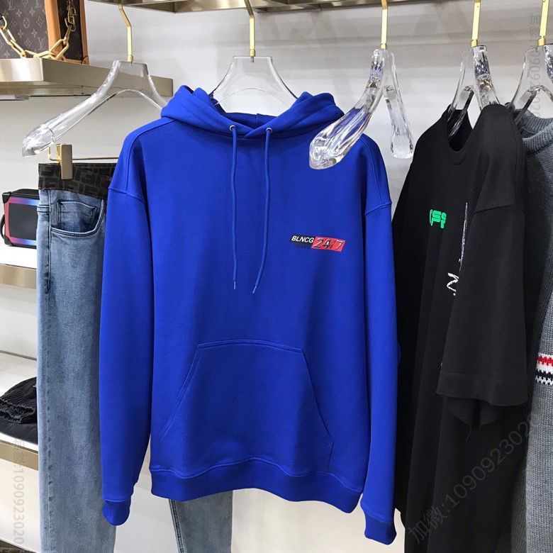 BALENCIAG、20秋冬系列新色印花Logo连帽卫衣