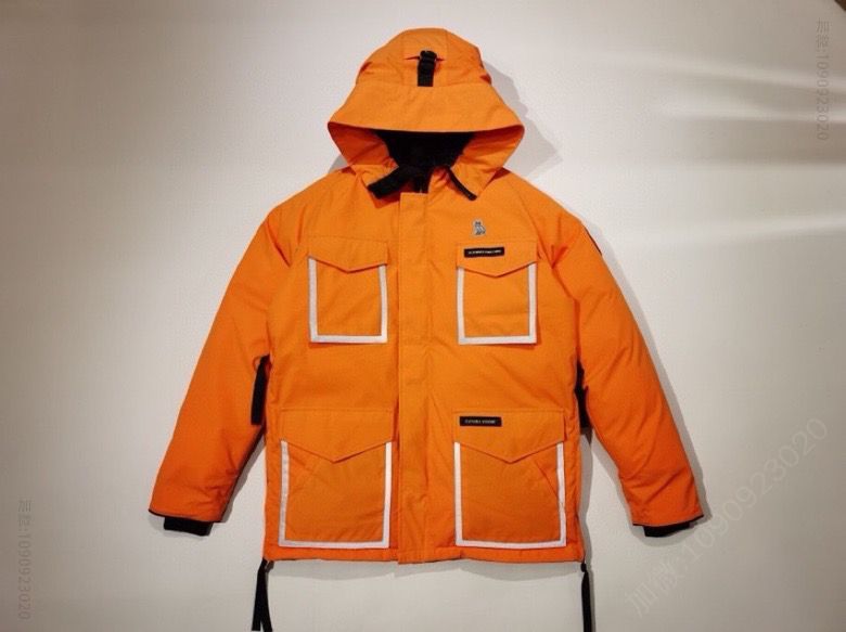Canada Goose × OVO 男款Constable 联名限量版羽绒服