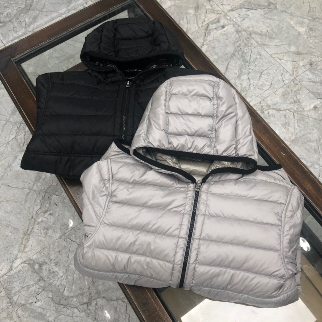 男款MONCLER 蒙口轻薄系列，（双面可穿）90//10鹅绒品质按国标羽绒服