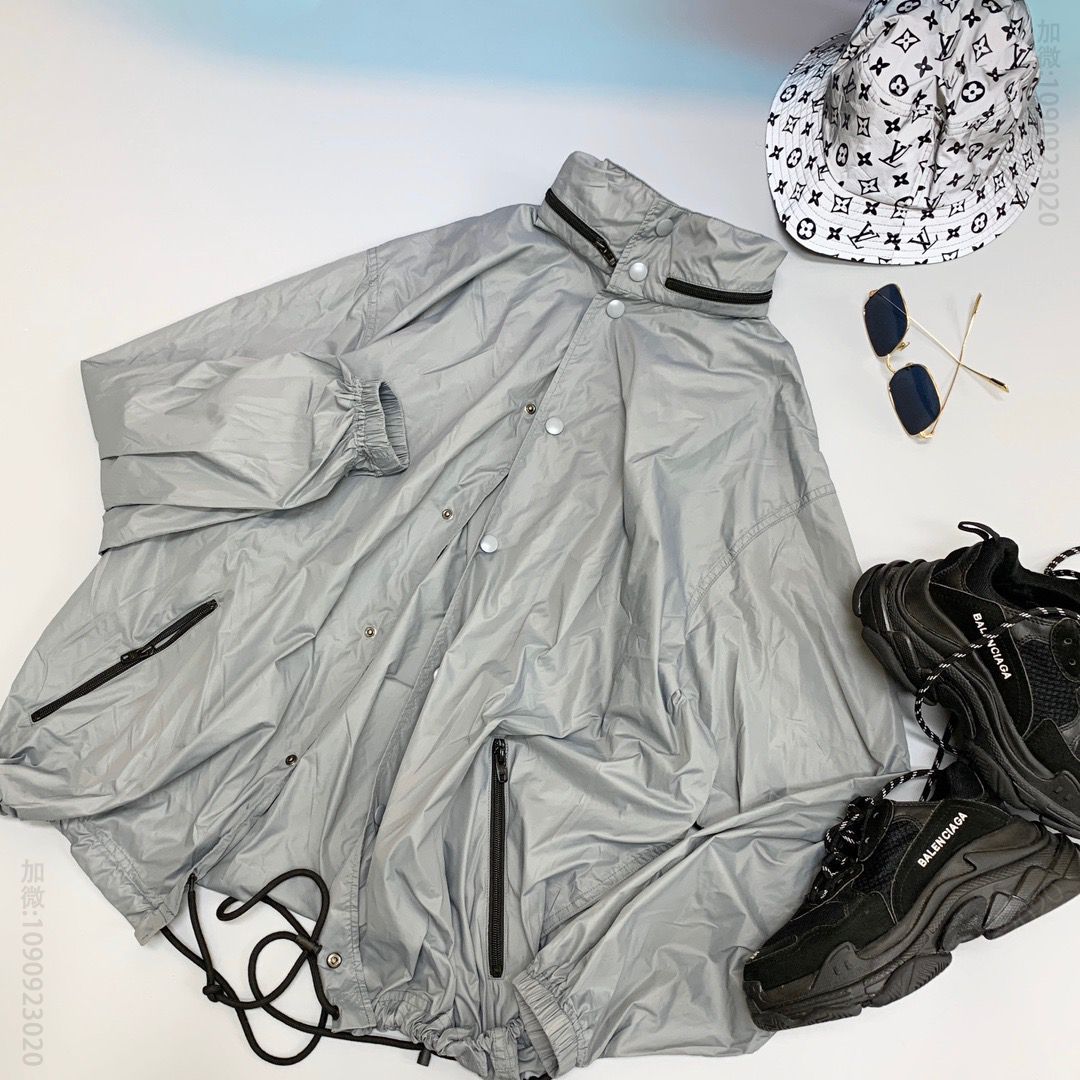 Balenciaga 20SS 冷淡灰冲锋衣