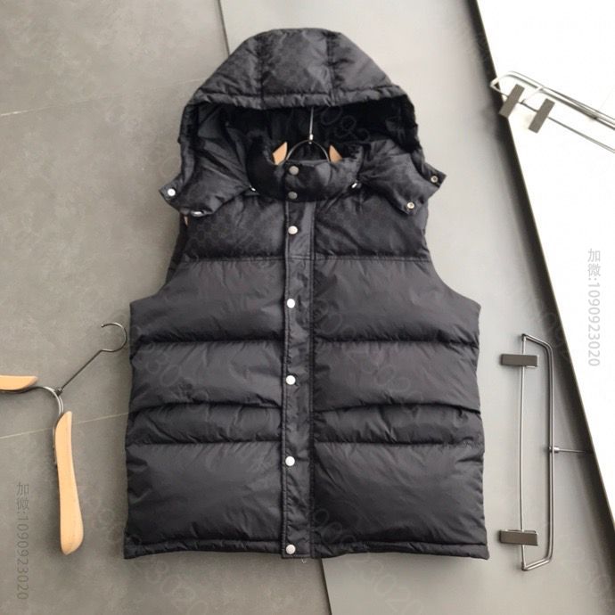 Gucci 秋冬新款连帽羽绒背心马甲