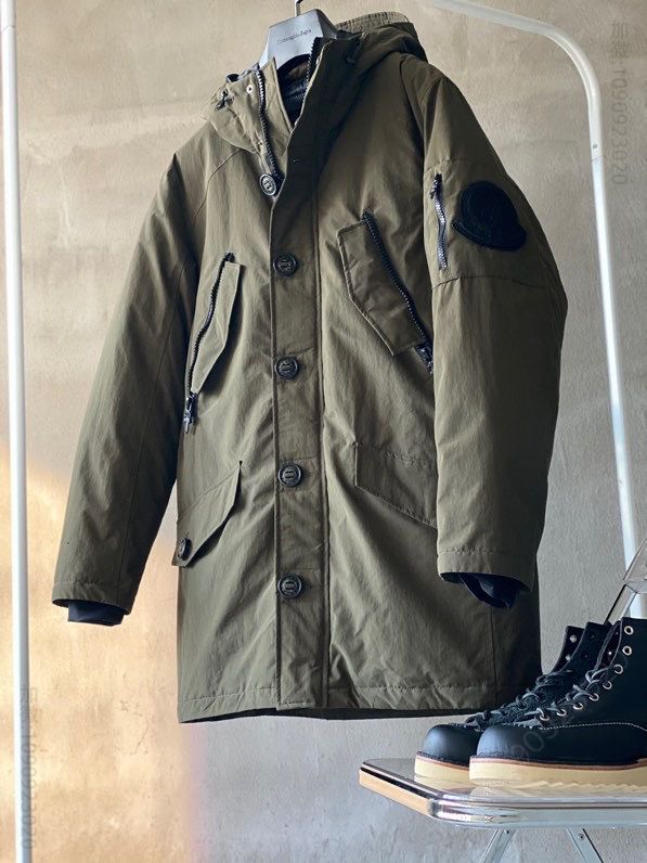 2023最新合作款羽绒服联名合作限量款Mon法国羽皇#舌头#克罗心三方联名款