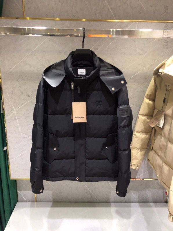 巴宝莉秋冬连帽羽绒服