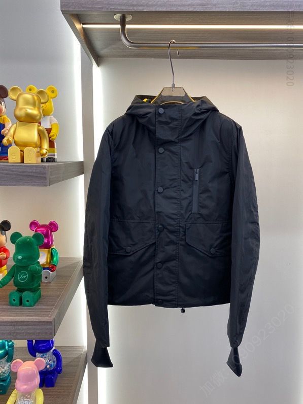 FD2023新款 纯色高光黑连帽怪兽之眼羽绒服