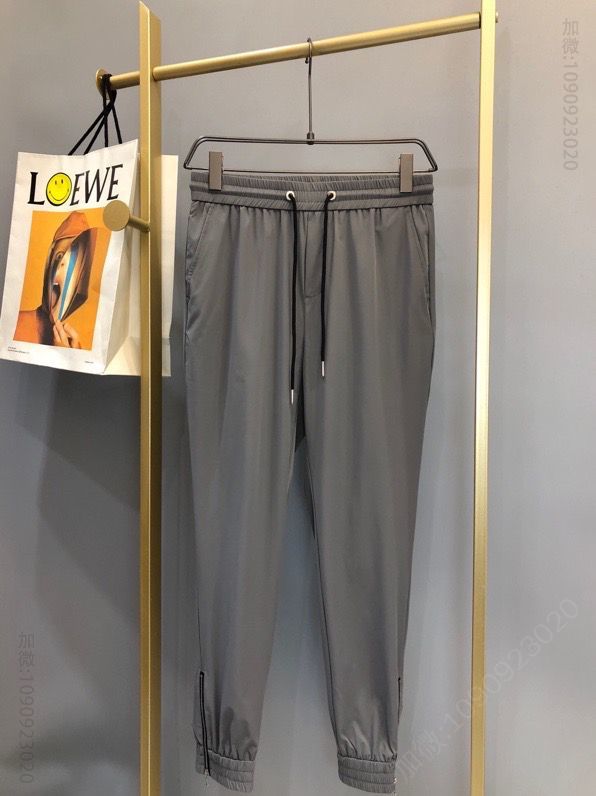Prada 男士休闲三角标束腿休闲卫裤