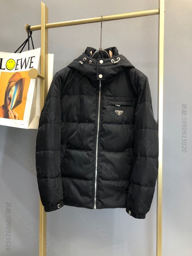 Prada 2023秋冬新款连帽羽绒服